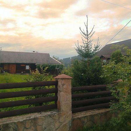 Starovitska Hata - Ethno-Cottage Verkhovyna Luaran gambar
